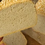 Chlieb bez múky z 3 surovín