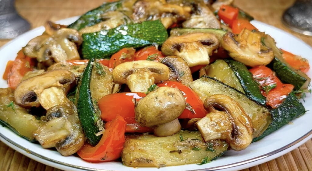 Tento recept z cukety valcuje internet: Chrumkavá cuketa so šampiňónmi ...