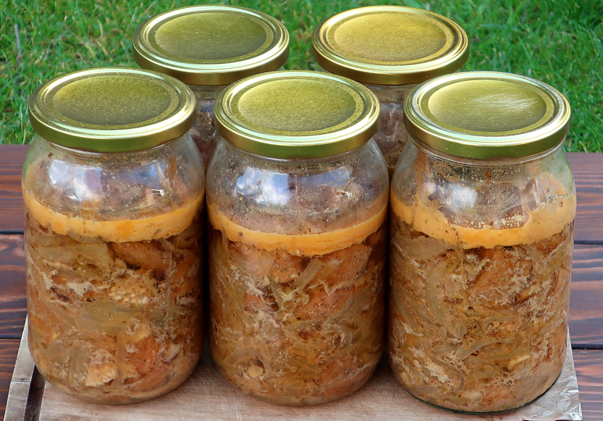 Domáce bravčové mäso v pohári