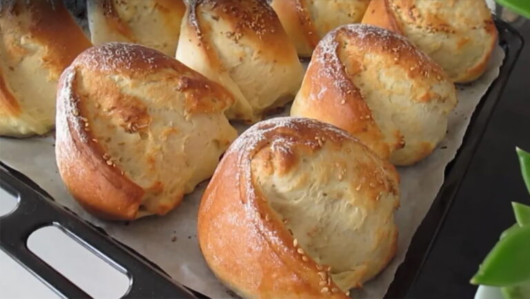 Domáce hrnčekové žemle