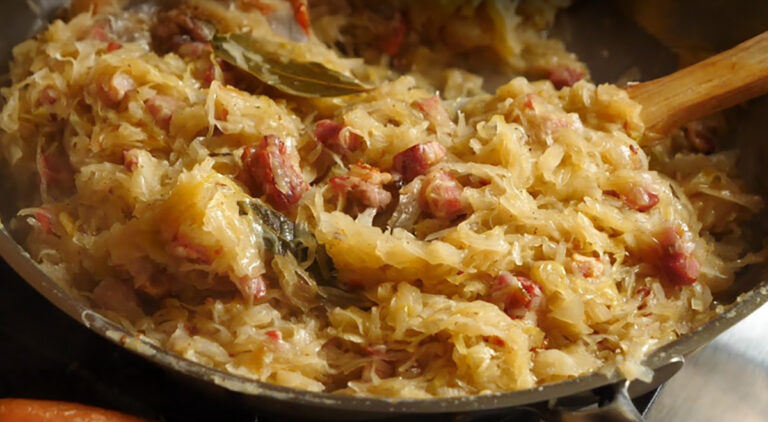 Dusená kyslá kapusta so slaninkou