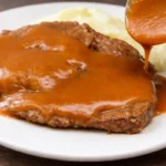 Dusené hovädzie na cibuľke