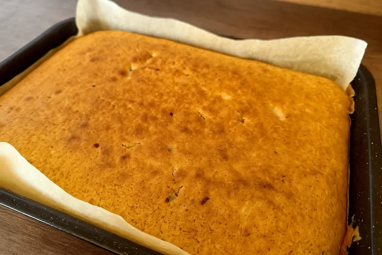 Hrnčekový koláč s čokoládou