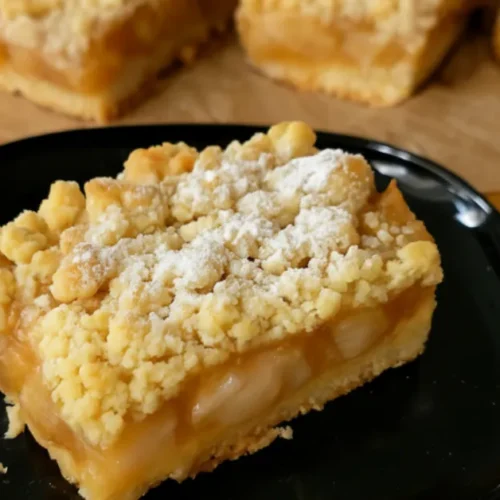 Jablkový koláč s jablkovou omáčkou