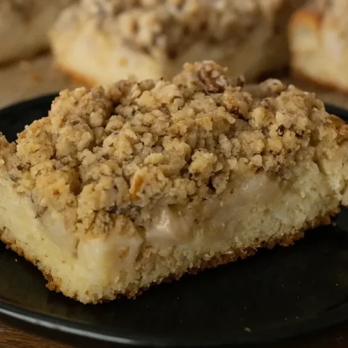 Jablkový koláč s orechovou mrveničkou