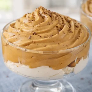 Kávová pena so šľahačkou