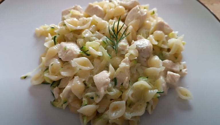 Krémové cestoviny s cuketou