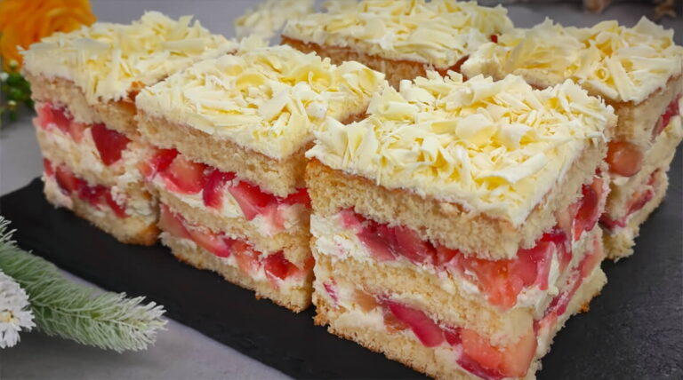 Krémový jablkový koláč