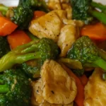 Kuracie soté s brokolicou a mrkvou