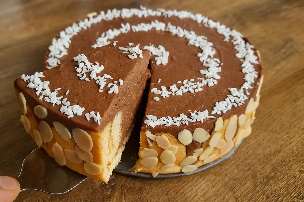 Nepečená piškótová torta