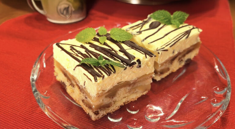 Obrátený jablkový koláč