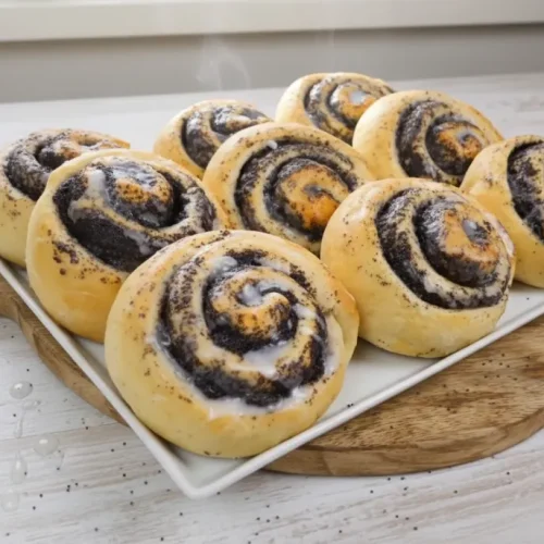 Poctivé osie hniezda s makom