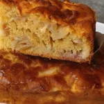 Rýchly jablkový koláč s karamelom