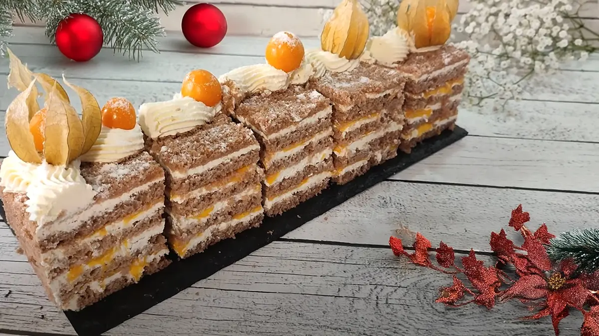 Zamatový koláč s broskyňami