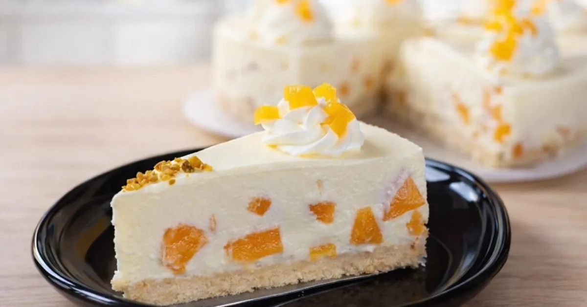 broskyňová torta s vaječným likérom