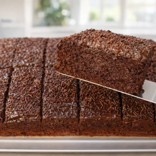 dierovaný čokoládový koláč