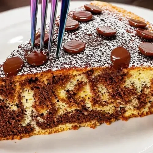 dvojfarebný koláč s čokoládou