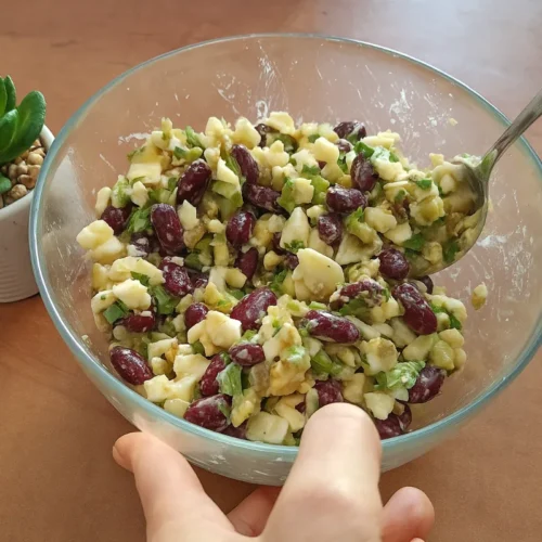 fazuľový šalát s vajcom