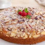 jogurtový koláč s malinami a vanilkovým krémom