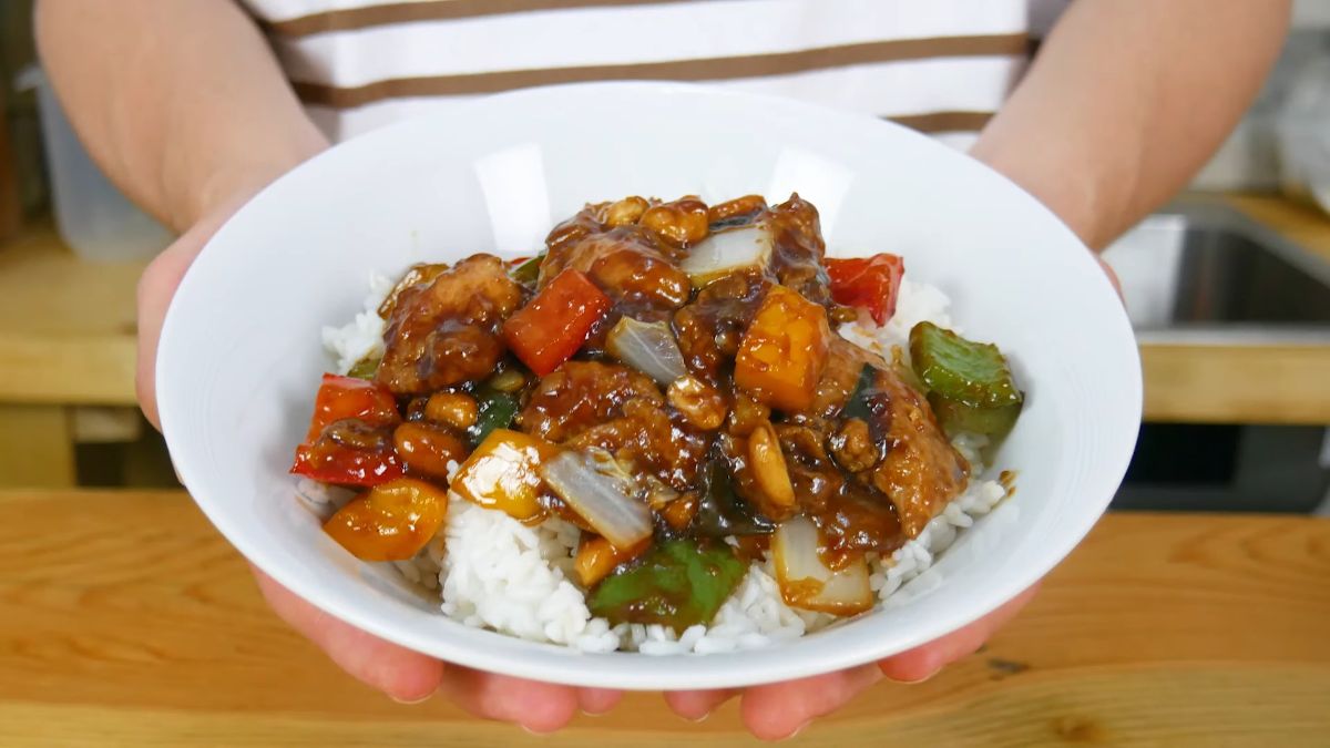 kung pao so zeleninou a arašidmi