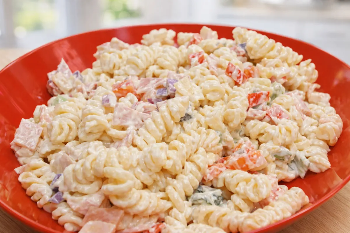 maďarský cestovinový šalát