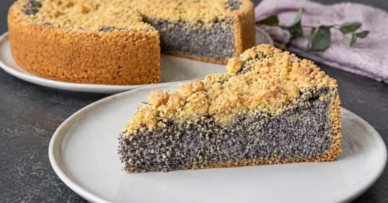 makový koláč s maslovou mrveničkou