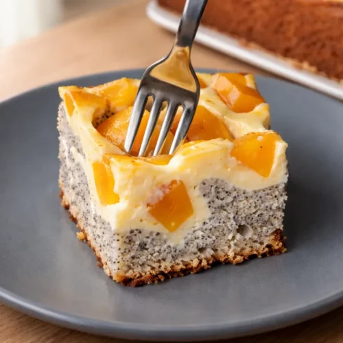 makový lenivec s broskyňami