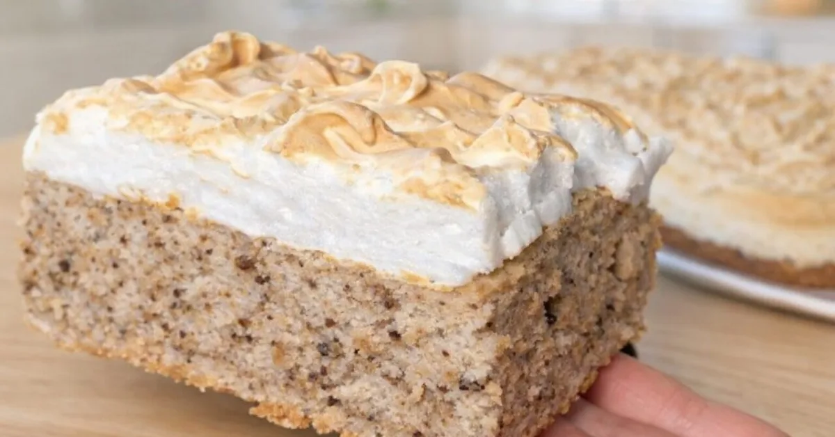 orechový koláč so snehovou perinou