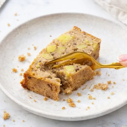 ovsený koláč s jablkom a tvarohom