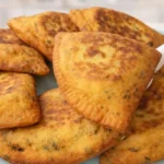 plnené zemiakové trojuholníky z panvice