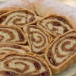 pôstna štrúdľa s orechmi a višňami