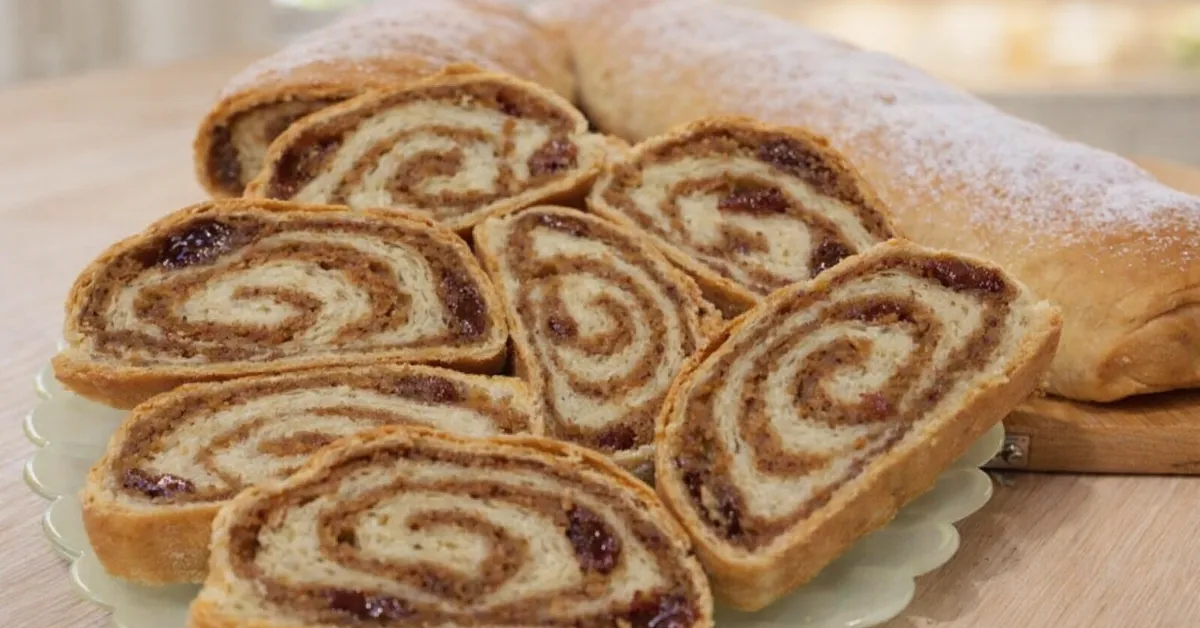 pôstna štrúdľa s orechmi a višňami