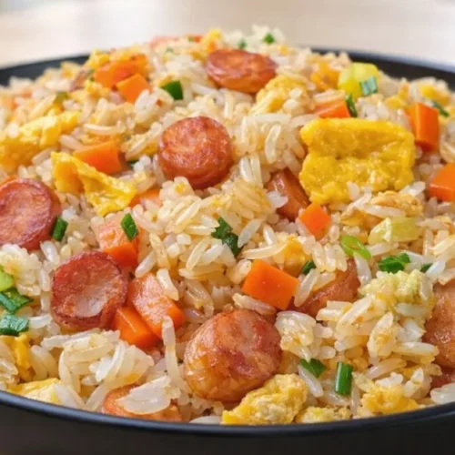 pražená ryža s párkami