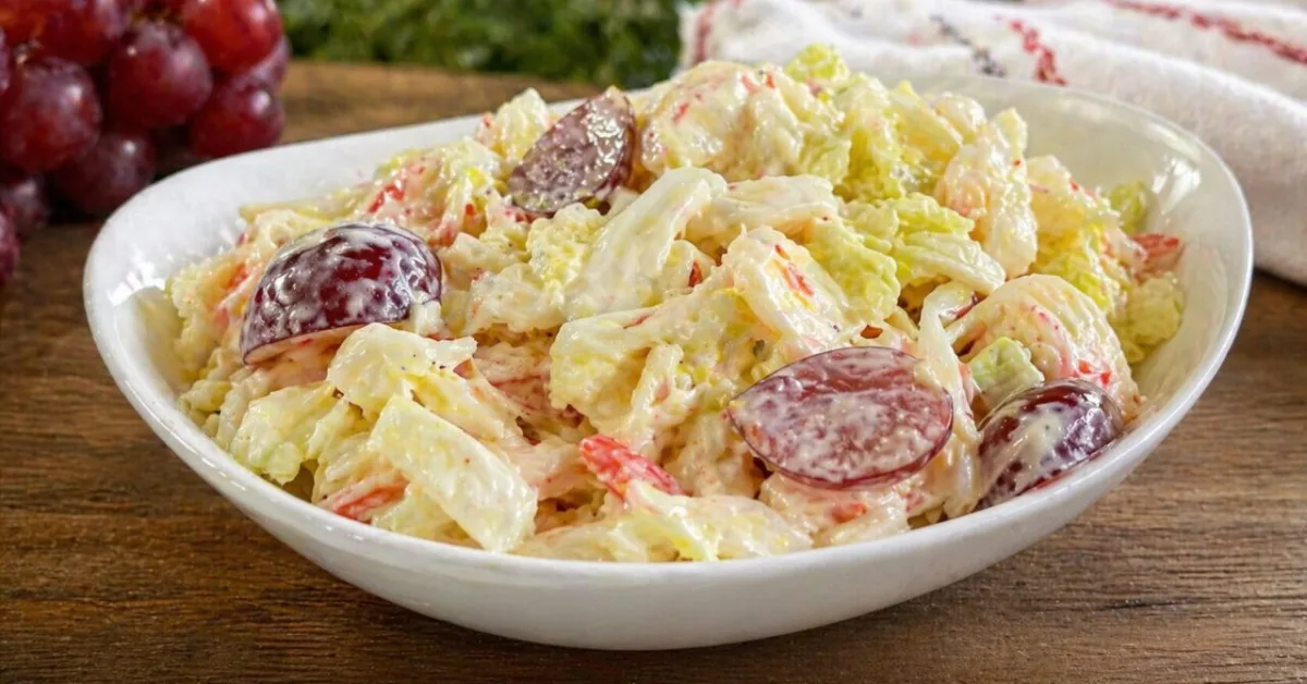 šalát s krevetami a hroznom