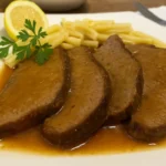 šťavnaté hovädzie s cibuľovou omáčkou