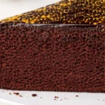 šťavnatý čokoládový koláč s višňami