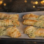 syrové tyčinky z lístkového cesta