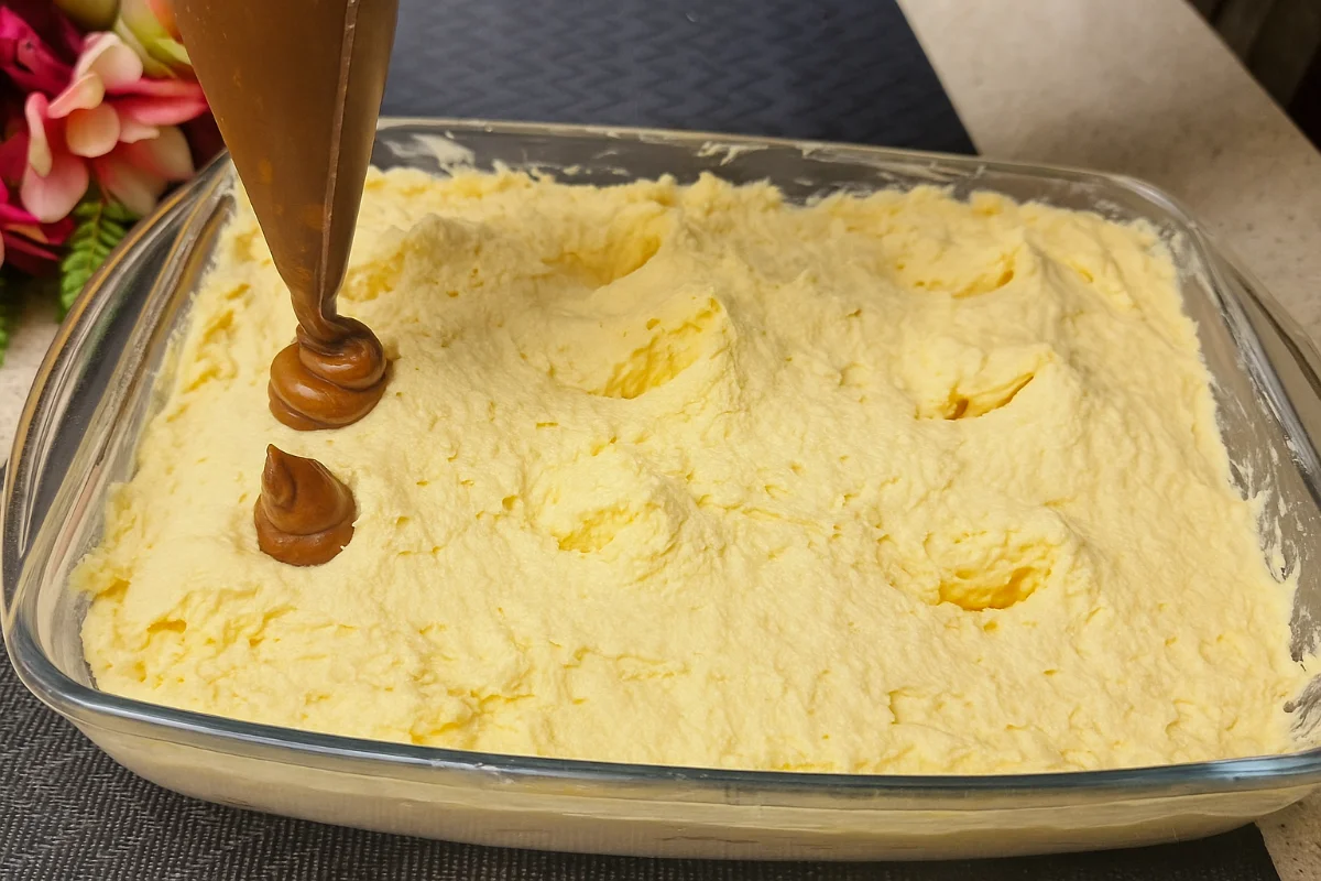 tvarohový koláč s karamelom